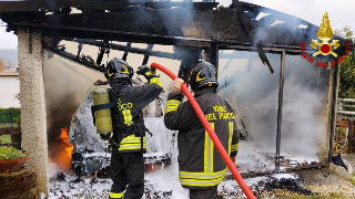 San Benedetto - Incendio al Ponterotto, auto in fiamme